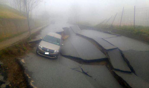 Maltempo: crolla strada a Girifalco, Comune convoca tavolo di lavoro