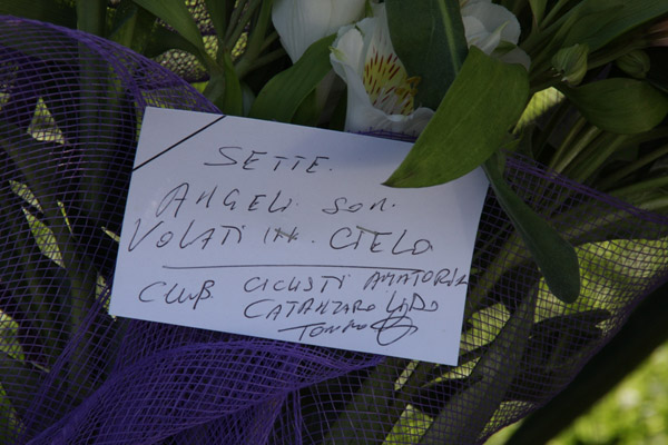 strage_ciclisti_fiori