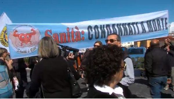 striscione-sanita-scaleea-26-marzo.jpg