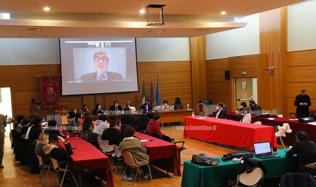 Lamezia, trasporti e sicurezza in tempo di Covid: studenti ascoltati in commissione consiliare