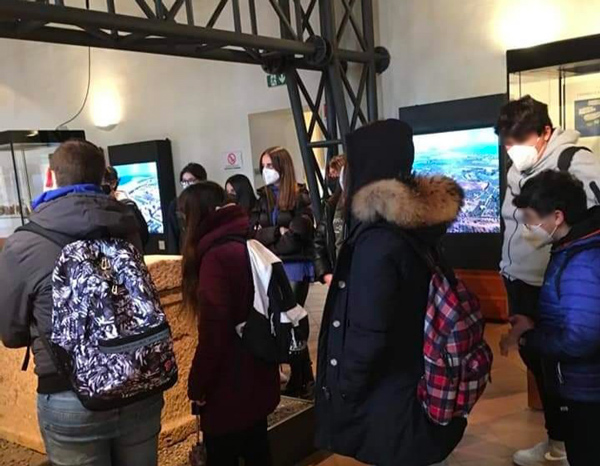 Lamezia, studenti dell’indirizzo turismo dell’ITE “Valentino De Fazio” al Museo Archeologico Lametino 