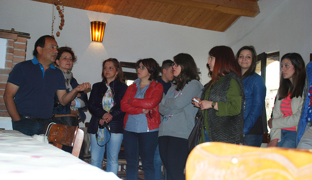 Studenti IIS Da Vinci Lamezia incontrano il sindaco di Riace