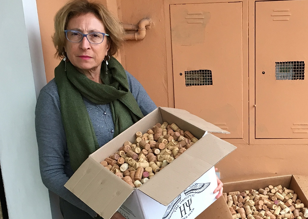 Lamezia: "Salviamo tappi di sughero bottiglie durante le feste", l'appello dell'Albero della vita