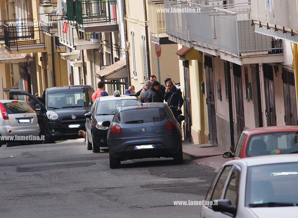 suicidio-in-via-settembrini-lamezia-carabinieri.jpg