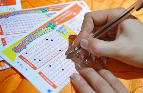 Vincita di 50mila euro al Superenalotto a Lamezia, Sisal: "Nessuno l'ha incassata, secondo caso in Calabria"