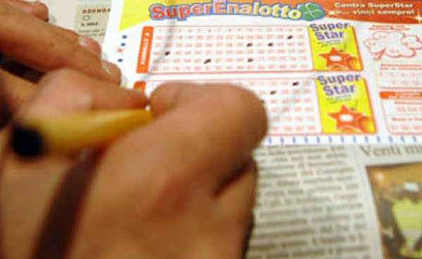 Superenalotto, a Catanzaro un 5 da 28 mila euro  
