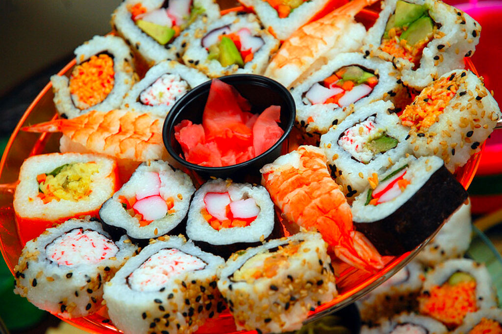Nas Carabinieri sequestra 4 quintali di sushi in tre ristoranti etnici nel Reggino, pesce non tracciato e blatte in cucina
