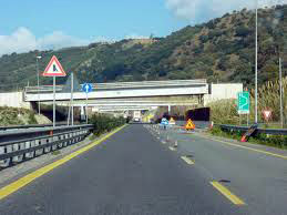 Lamezia, dal 9 al 15 marzo chiusura notturna A3 tra Falerna e Altilia