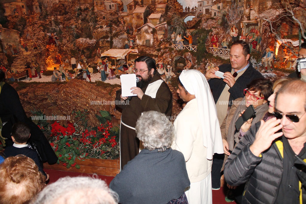 Lamezia: inaugurato presepe casa “Tamburelli”. Papa: pregate per me 