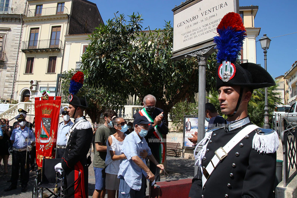 Lamezia, piazzetta intitolata alla memoria di Gennaro Ventura: vittima di mafia a soli 28 anni