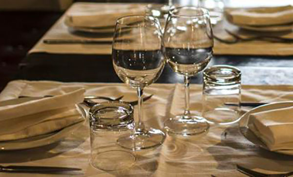 Covid, clienti seduti ai tavoli nonostante divieti: ristorante chiuso nel cosentino