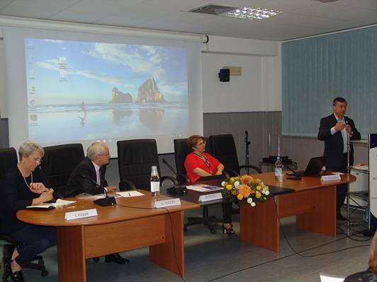 tavolo_relatori_convegno_pediatria-02.jpg