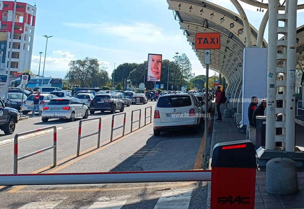 taxi-aeroporto-lamezia_2c22f_012df_cd65c.jpg