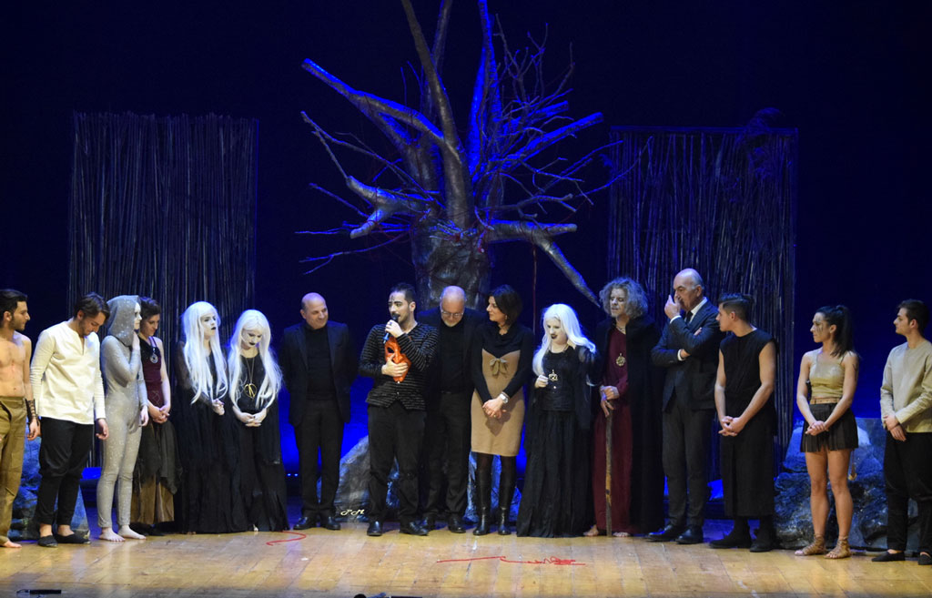 teatro-grandinetti-rune-di-sange.jpg