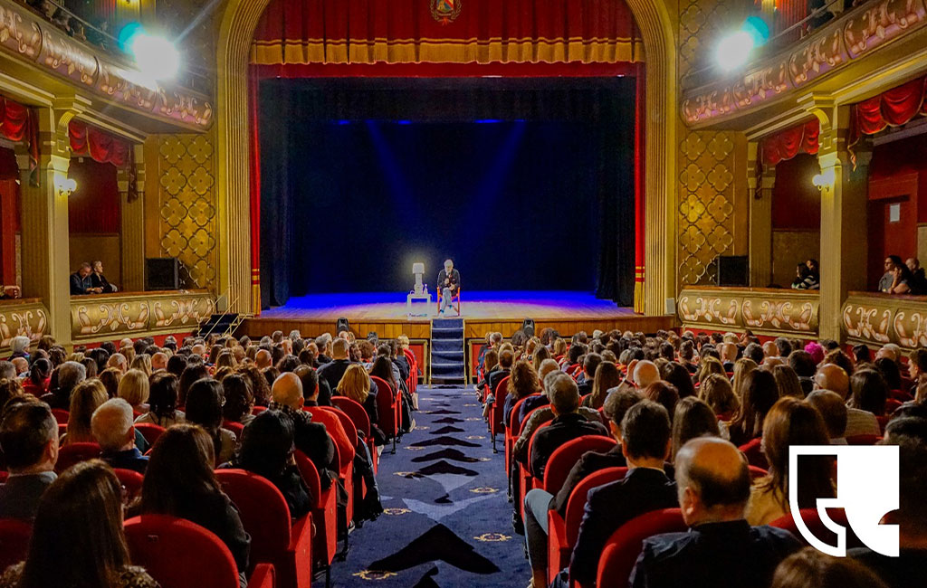 teatro9.21_3b15e.jpg