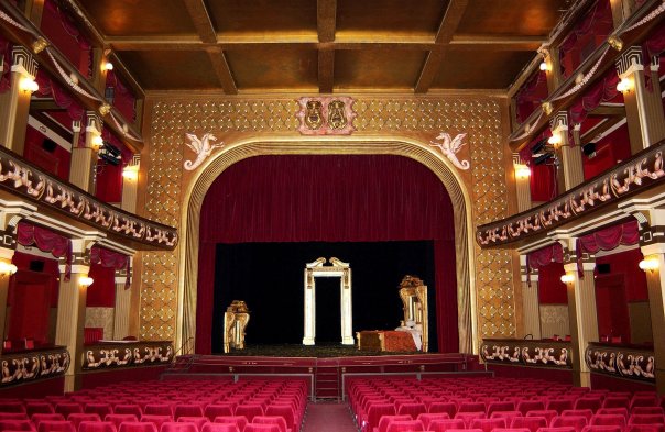 Lamezia, da oggi il teatro Grandinetti è comunale