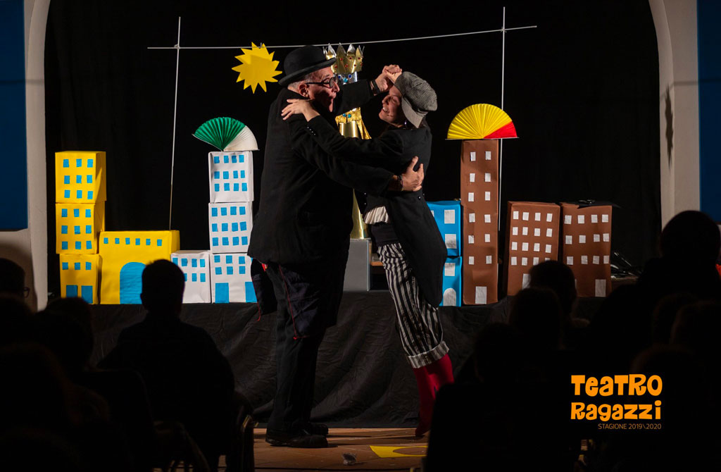 Lamezia, Teatrop nel weekend in scena al Chiostro e al Civico Trame con “Il Cartastorie un principe piccolo piccolo”