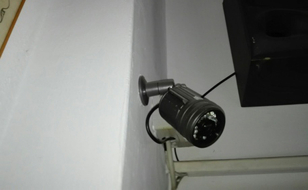 Telecamere abusive su dipendenti, una denuncia a Cosenza
