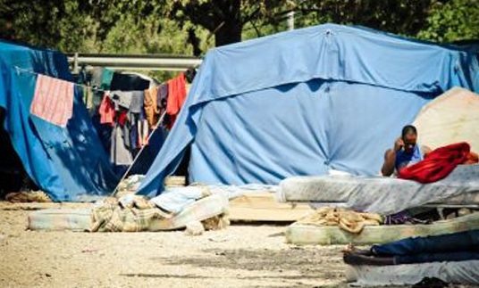 Calabria: Caritas devolve 30.000 euro a tendopoli immigrati San Ferdinando