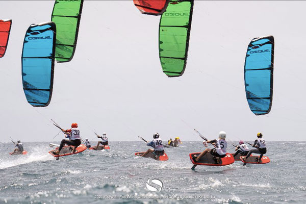 Terza giornata di regate Formula Kite U19 e A’S Youth Foil Individual World Championship a Gizzeria