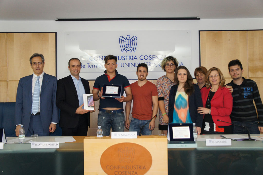 terzi-classificati-latuaideadimpresa-Liceo-Scorza-Cosenza.jpg