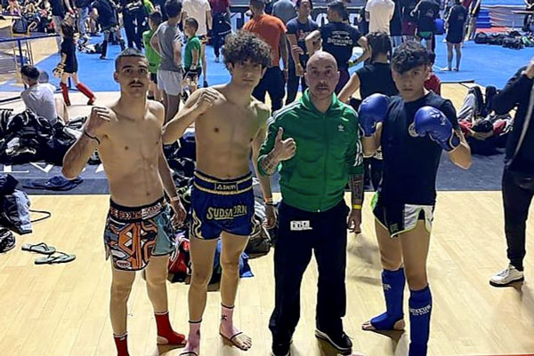 Insignita del titolo ‘Nazionale’ la scuola Thai Boxing Lamezia al torneo “Thaiboxe Mania”