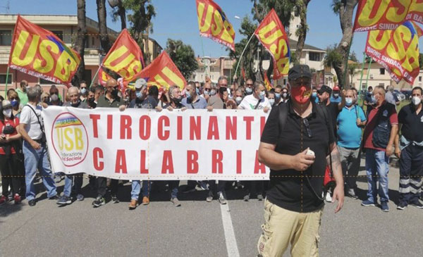 Sindacato Usb: "Dirigenti sotto processo a Lamezia per manifestazione a favore dei tirocinanti"