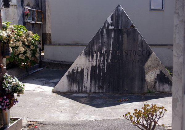tomba-generale-francesco-stocco-cimitero-lamezia-terme