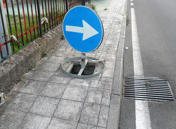 Lamezia: Associazione Quartiere Capizzaglie segnala presenza tombino scoperto in via Bizantini