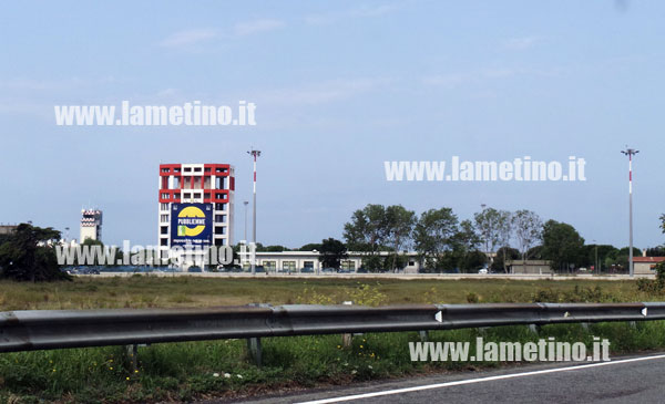 Lamezia: Nuovo spazio pubblicitario in aeroporto, dov'è l'appalto?
