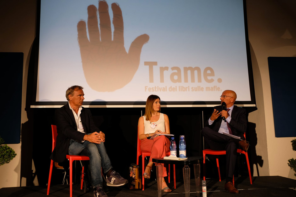 I libri di Trame.10, presentato "La mano nera" l'usura raccontata da chi è caduto nelle mani di strozzini e clan
