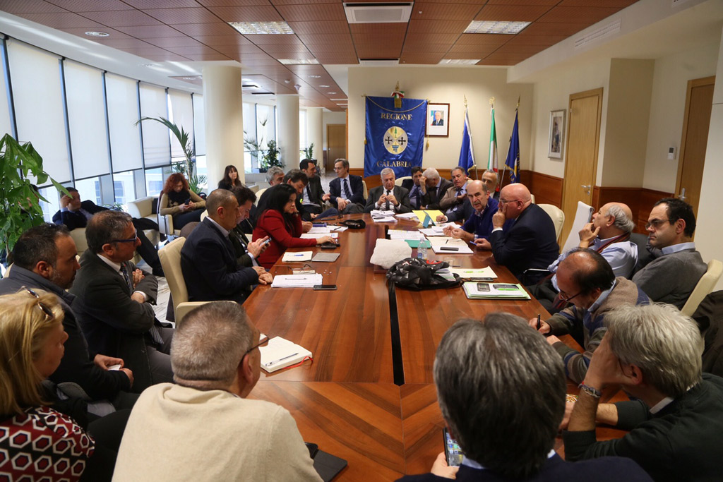 Riunione su trasporti in Regione, Oliverio incontra sindacati e Unindustria