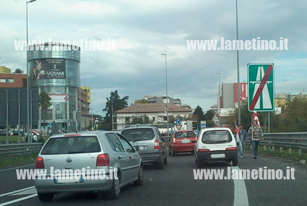 Calabria: A3, chiuso provvisoriamente svincolo Cosenza Nord-Rende per manifestazione sindacati 