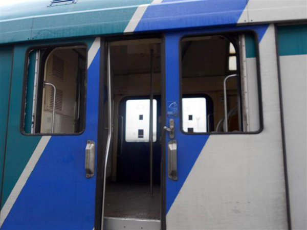 Calabria: Danneggiato un treno nella stazione ferroviaria di Paola 