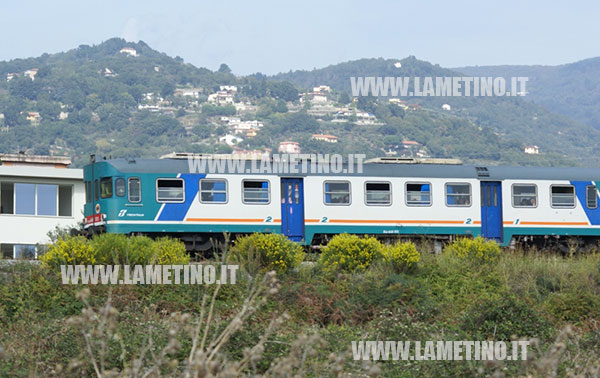 Lamezia: Sassaiola contro treno regionale nei pressi di Scordovillo. Indagini in corso