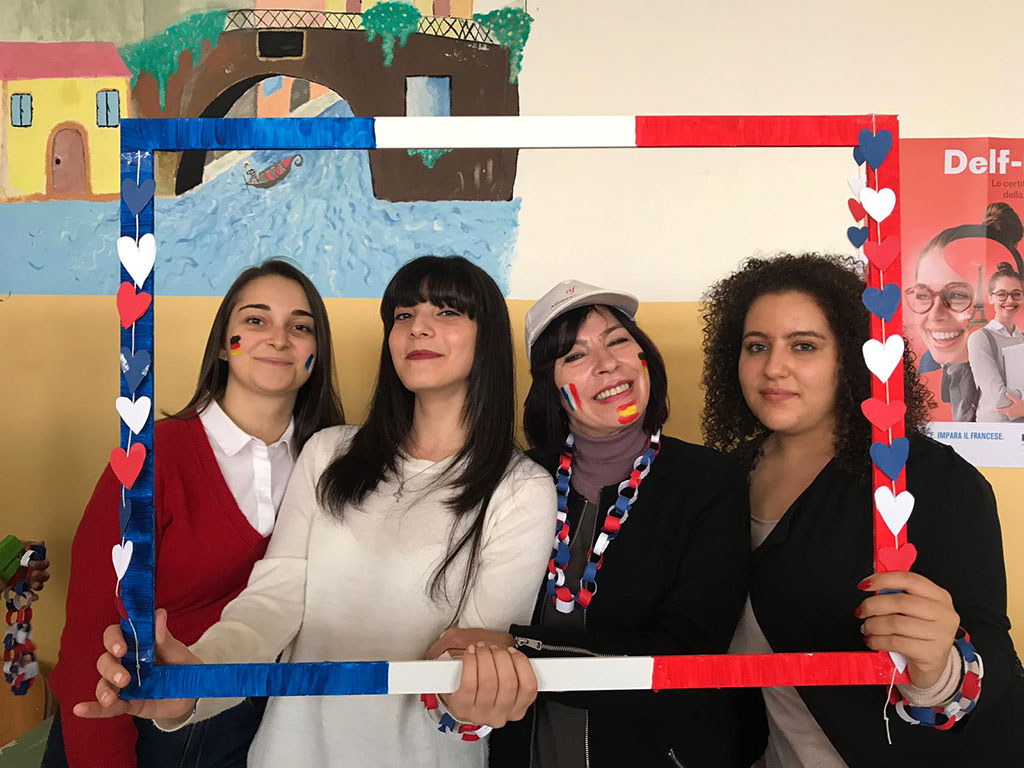 Lamezia, al via i festeggiamenti per il trentennale del liceo linguistico "Campanella"