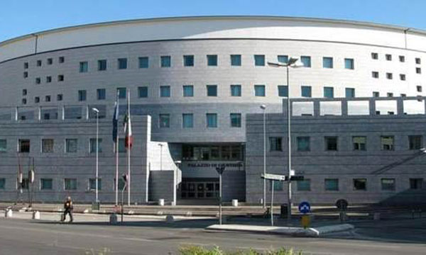 Calabria: Detenuto morto per peritonite, indagati cinque medici