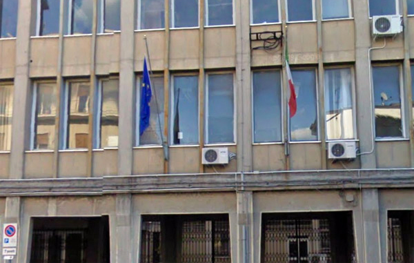 Alterava dati graduatorie supplenze, sospeso impiegato scuola nel cosentino