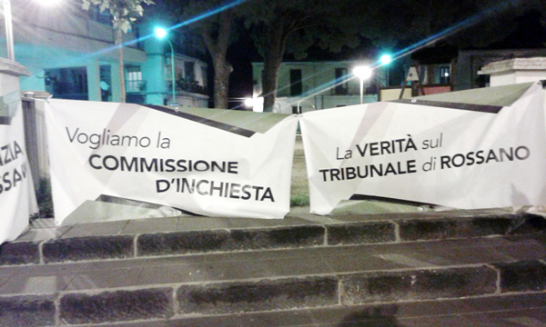 Presidio davanti ex tribunale di Rossano