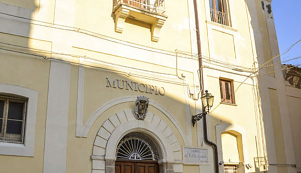 Assistenza scolastica a bambini autistici, deserta la gara indetta dal Comune di Tropea