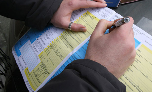Falsi incidenti per truffa ad assicurazioni, 71 indagati a Reggio