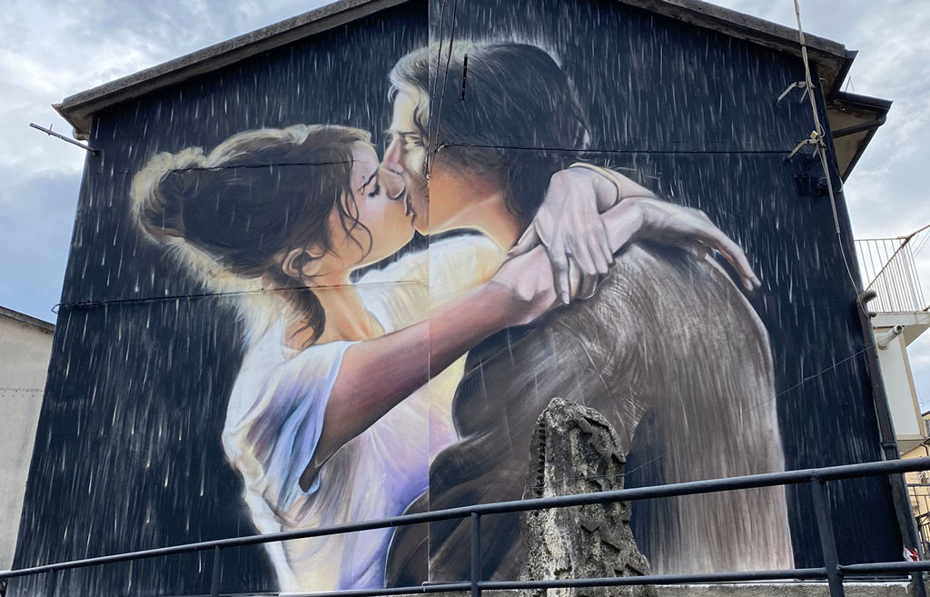 un-giorno-damore-murales-girifalco_8c1f2.jpg