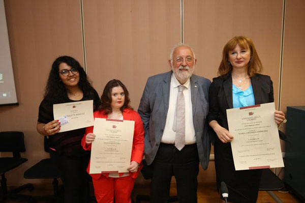 All'Unical madre e figlia down si laureano lo stesso giorno, premiate dal Rettore 