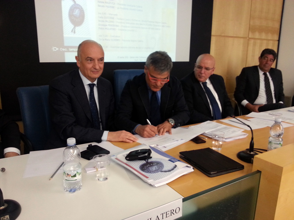 Firmato atto fusione Unionfidi Calabria e Piemonte. Oliverio, cambiare passo su accesso a credito