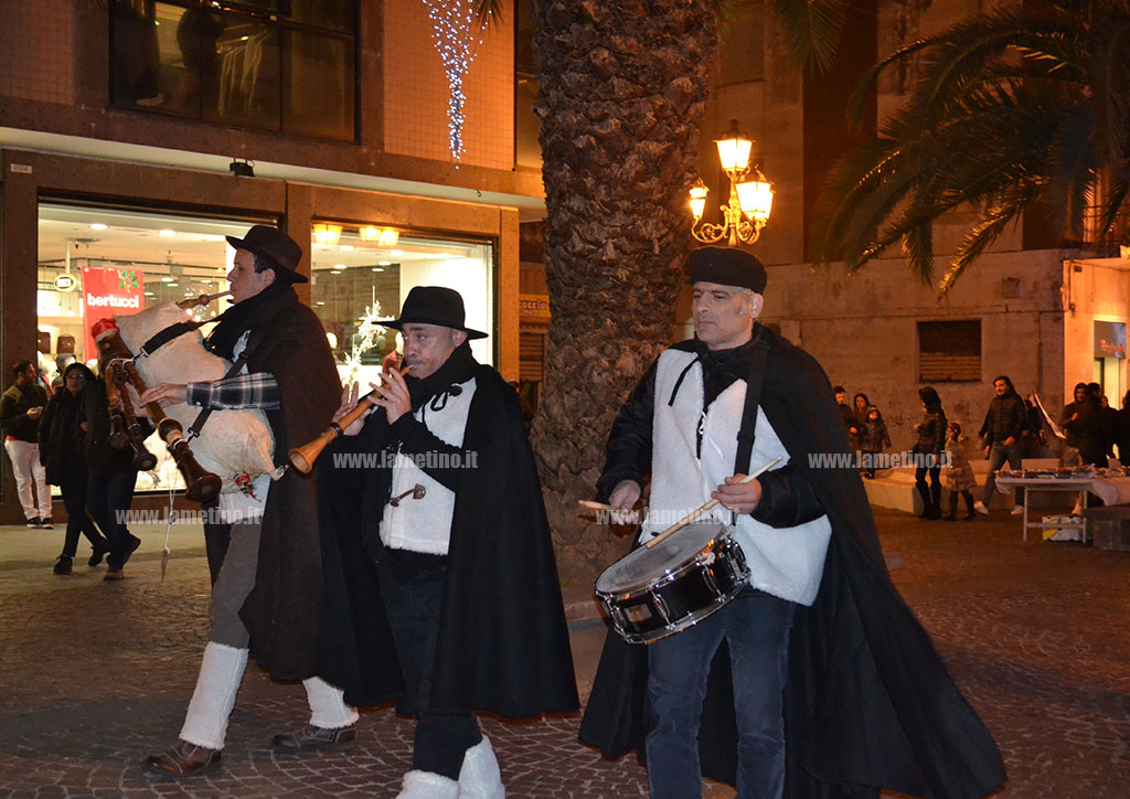 Lamezia: si respira aria natalizia per le vie del centro