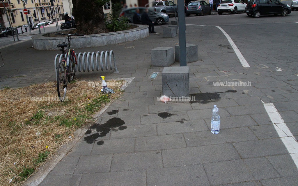 Lamezia, anziano inciampa e cade a piazza Mazzini: passanti lo soccorrono