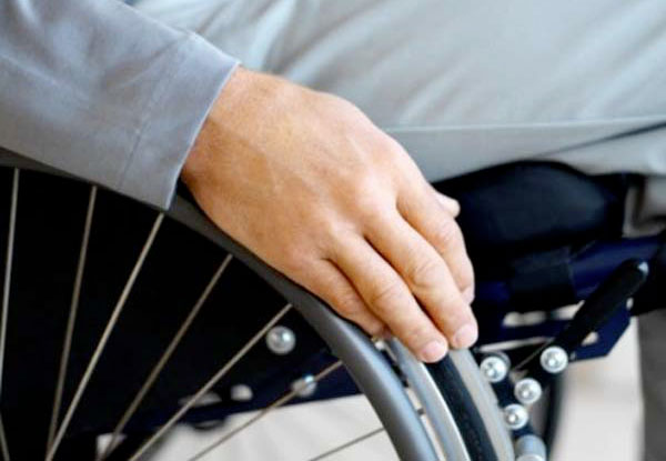 uomo-disabile-in-carrozzina_ae0c8.jpg