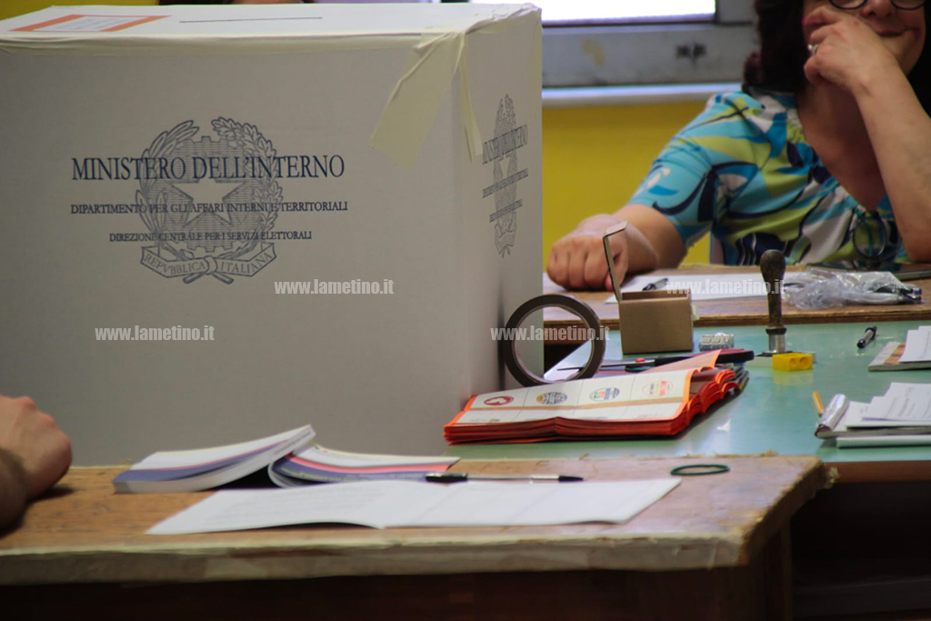 Europee e comunali, riaperti i seggi per l’ultima giornata di votazioni: alle urne fino alle 23
