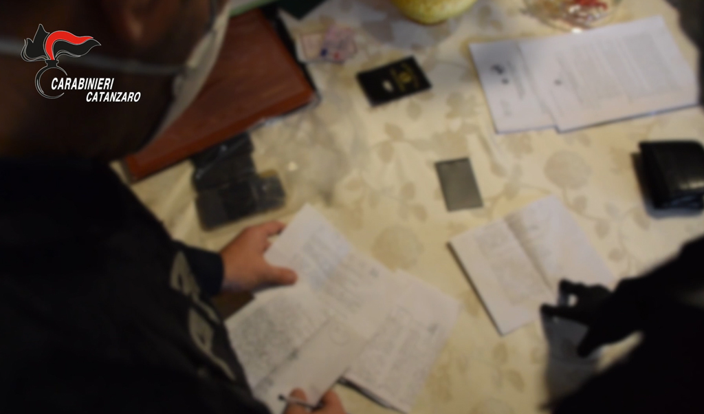 Usura ed estorsione aggravati dal metodo mafioso, 4 arresti a Isola di Capo Rizzuto - VIDEO