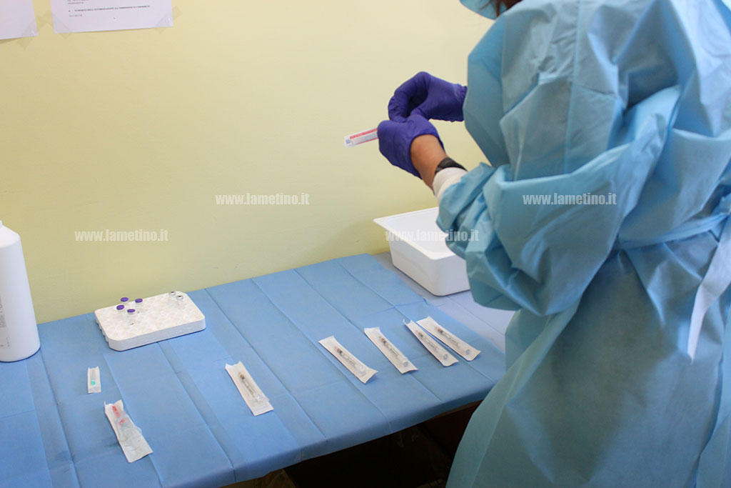 In Calabria ieri 15085 vaccini anti covid somministrati: salgono numeri ma regione è penultima in Italia